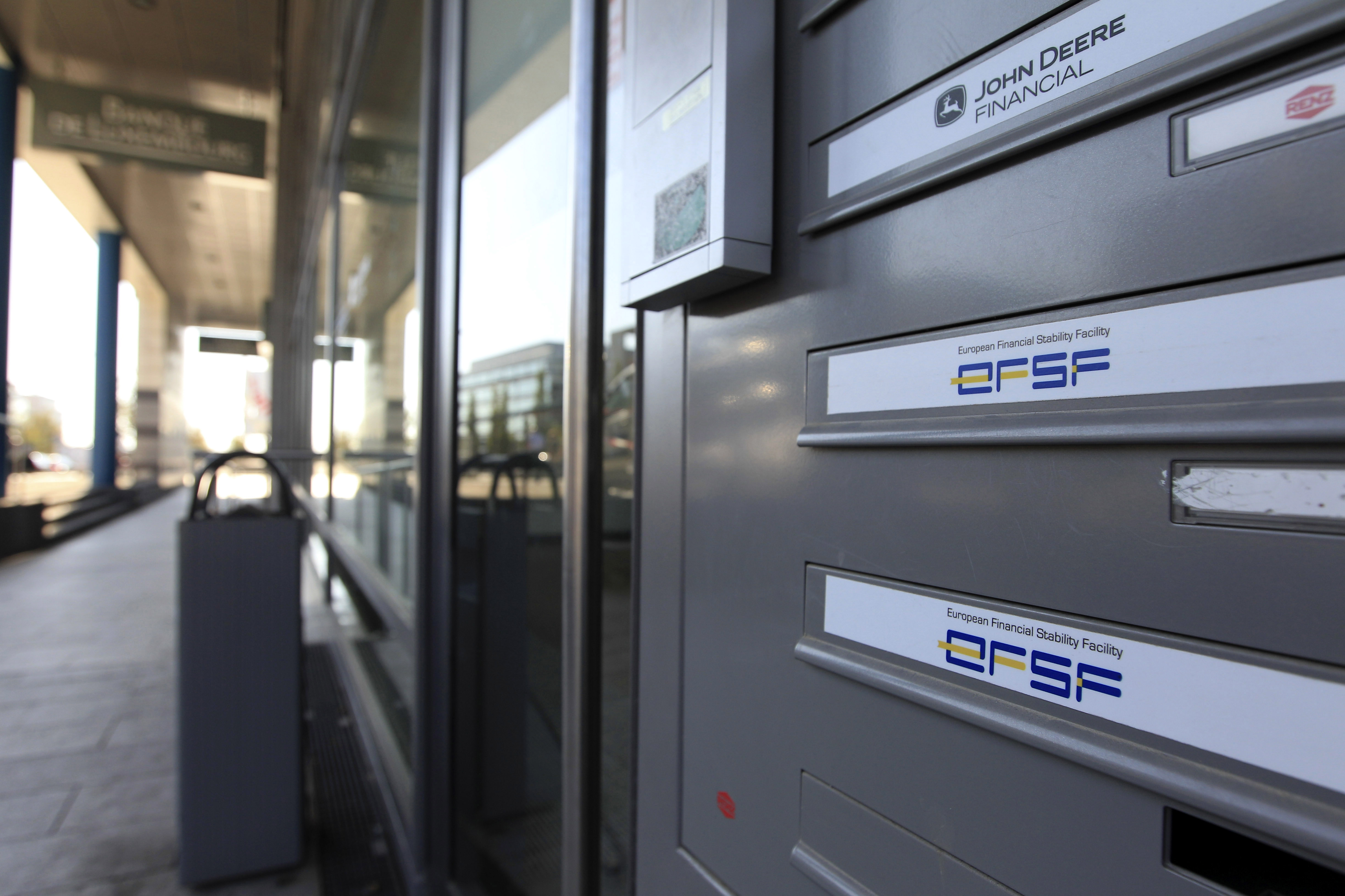 Ο EFSF θα αποφασίσει ποιοι επενδυτές θα μετάσχουν στην επαναγορά χρέους